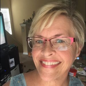 Meet your Posher, Christine